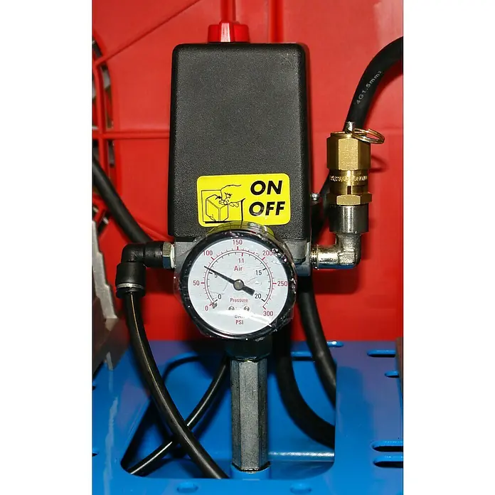 Güde Kompressor 635/10/90 Pro - 3.000 W, Max. Druck: 10 bar, 100 l, Schmierung: Ölgeschmiert - Schwarzer Druckschalter für Luftkompressor mit gelbem ON/OFF-Aufkleber, Messingarmaturen und Manometer für Luftdruck (BAR/PSI).