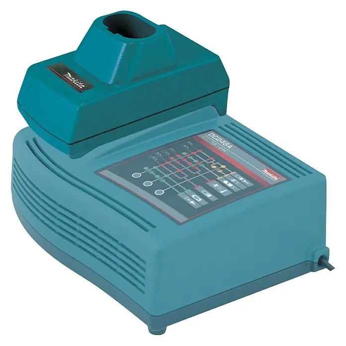 Makita Ladegerät-Adapter ADP04 - 18 V - Das Bild zeigt ein Makita DC24SA Akku-Ladegerät in Türkis. Dieses Ladegerät ist für 7,2-24V Akkus geeignet und lädt schnell und effizient.
