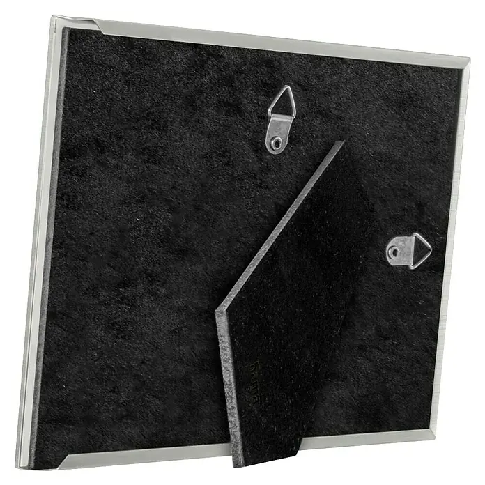 Hama Alurahmen Lia - 13 x 18 cm, Silber - Rückseite eines silbernen Bilderrahmens mit schwarzer Rückwand, D-Ring-Aufhängern und ausklappbarem Ständer.