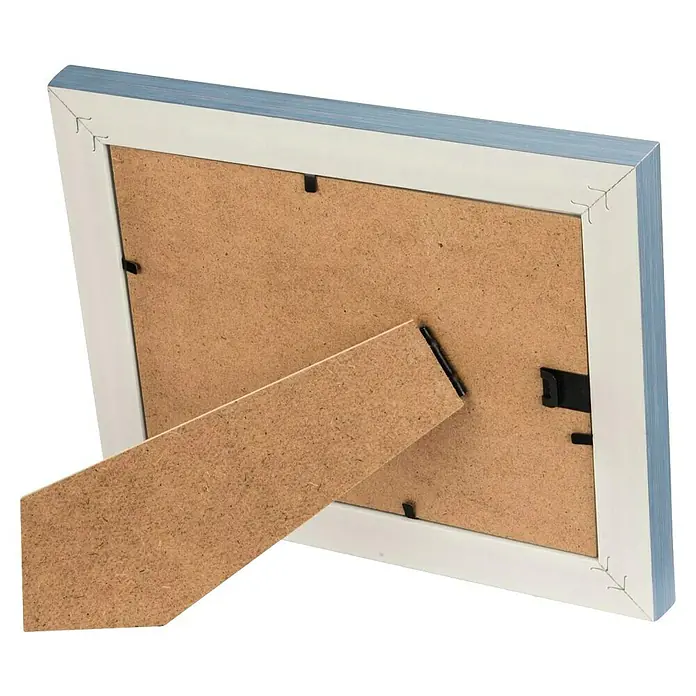 Hama Kunststoffrahmen Rustic - 13 x 18 cm, Grau/Blau - Rückansicht eines hellen Bilderrahmens mit braunem Ständer und Rückwand.