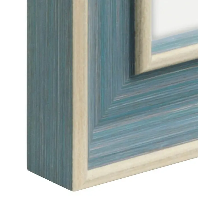 Hama Kunststoffrahmen Rustic - 13 x 18 cm, Grau/Blau - Detailaufnahme eines blauen Holzbilderrahmens mit beiger Akzentuierung, der eine rustikale und zugleich moderne Ästhetik bietet.