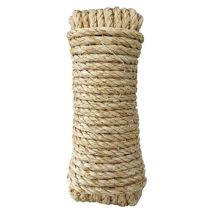 Cuerda - 6 mm x 10 m, Materiales naturales, Beige - Primer plano de un robusto rascador para gatos, envuelto en cuerda de sisal resistente, ideal para el cuidado de las uñas y la actividad.