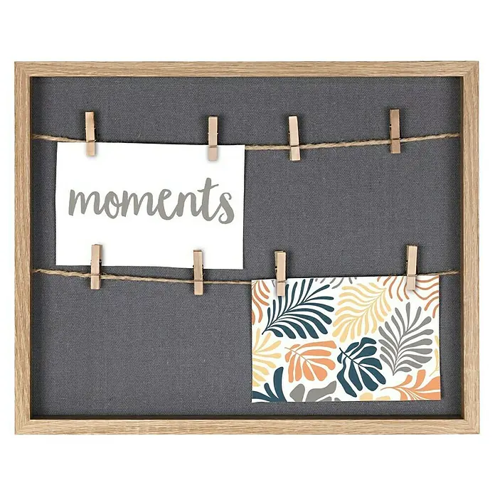 Hama Holzrahmen Muro - 29,5 x 36,5 cm, Eiche, Holz - Leichter Holzrahmen mit grauem Stoff-Memoboard, Schnur und Clips zum Präsentieren von zwei Karten.