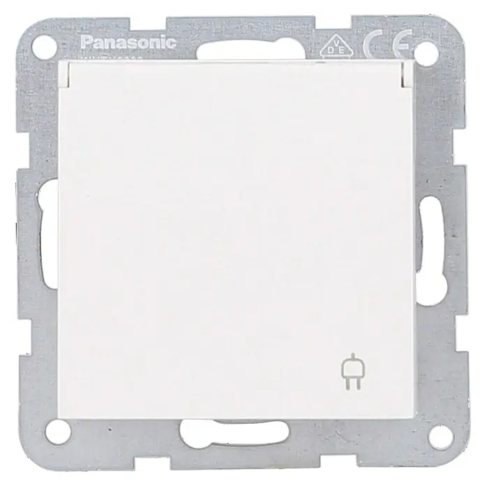 Panasonic Karre Plus 55 Klappdeckelsteckdose WDTT03102WH-EU1 - Reinweiß (ähnlich RAL 9010), Matt, 16 A, Unterputzmontage - Weißes Panasonic Schaltmodul mit Steckersymbol und Metallmontagerahmen.