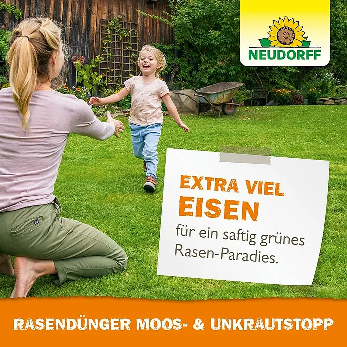 Neudorff Rasendünger Moos- & Unkrautstopp - 10 kg - Rasendünger Moos- & Unkrautstopp von Neudorff für einen saftig grünen Rasen. Eine Mutter empfängt ihr Kind auf dem Rasen.