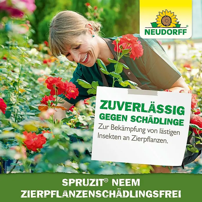 Neudorff Spruzit Schädlingsfrei Zierpflanzen Neem - 450 ml - Eine lächelnde Frau im Rosengarten hält ein Schild für Neudorff Spruzit Neem gegen Pflanzenschädlinge.