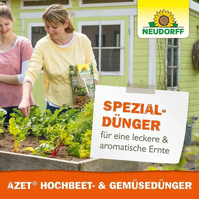 Neudorff Azet Bio-Hochbeetpflanzendünger - 1,75 kg - Zwei Frauen im Garten mit Neudorff Azet Hochbeet- & Gemüsedünger.
