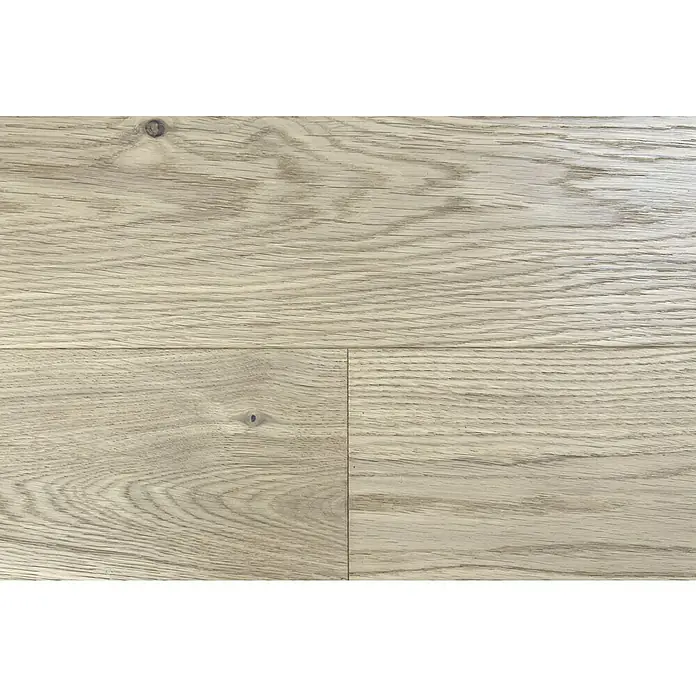 Parkettmuster Eiche Weiss - 300 x 190 x 14 mm, Landhausdiele - Detailaufnahme eines hellen Holzfußbodens mit natürlicher Maserung und Astlöchern, ideal für ein gemütliches und modernes Wohnambiente.