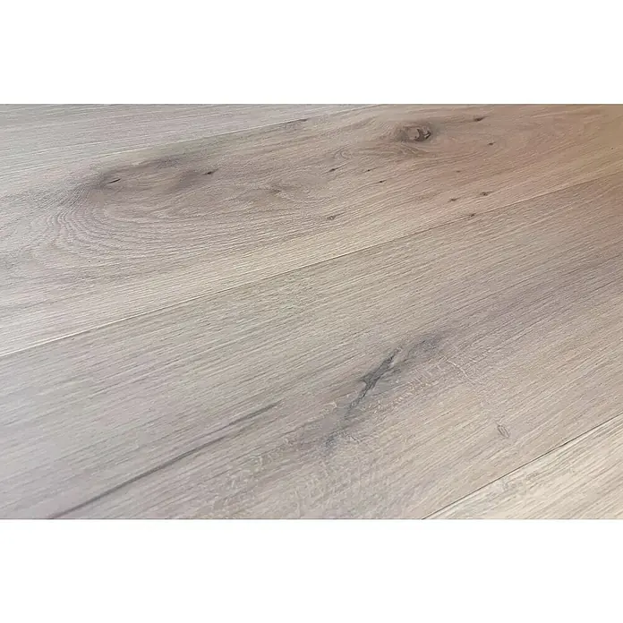 Fertigparkett - Eiche Natura, 1.900 x 190 x 14 mm, Landhausdiele - Nahaufnahme von modernem Laminatboden in einem hellen Holzton, der eine warme und einladende Atmosphäre schafft.