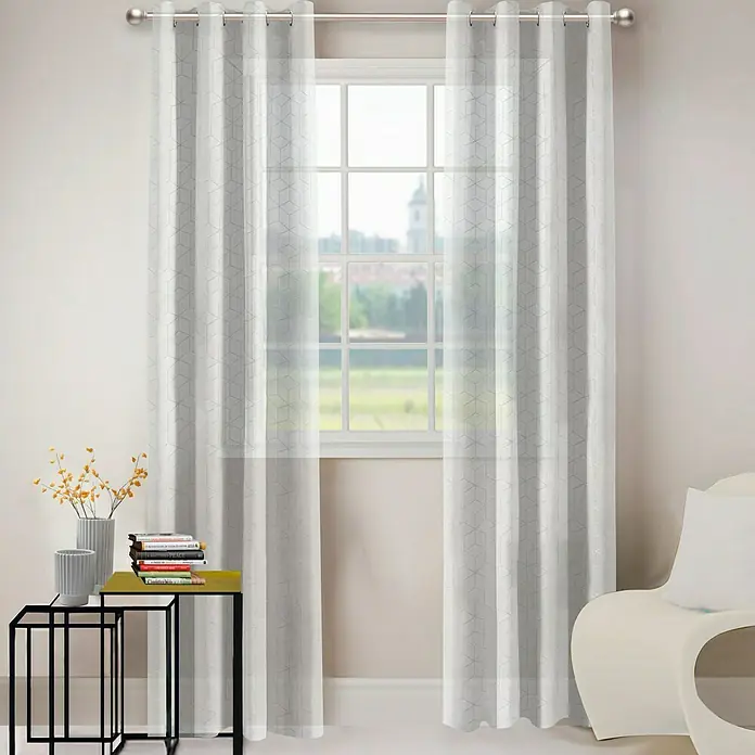 Visillo para ventana Jimmy - 140 x 250 cm, 100% poliéster, Blanco/Plateado - Elegantes cortinas blancas con un patrón geométrico, que filtran suavemente la luz y crean un ambiente moderno. ¡Perfectas para cualquier habitación!