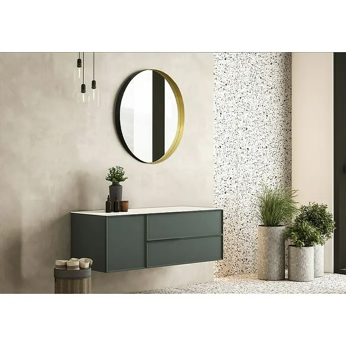 Rahmenspiegel Lara - Durchmesser: 70 cm, Gold/Schwarz, Metall - Badezimmer mit hängendem Waschtisch in Grün und einem runden Spiegel mit goldenem Rahmen, stilvoll und modern.