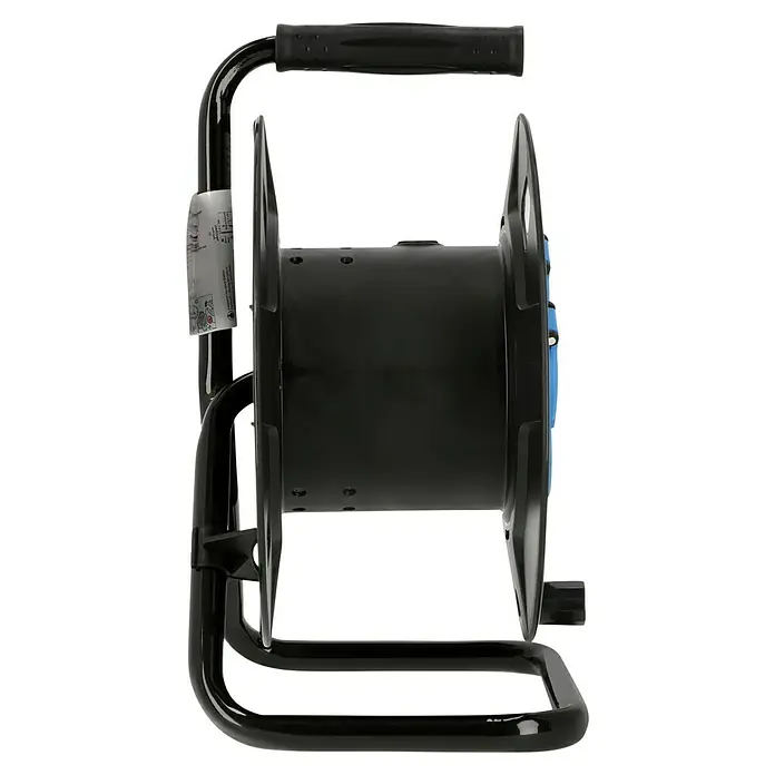 REV Leer-Kabeltrommel REV-575A - Schwarz/Blau, Kunststoff, IP44 - Eine Kabeltrommel mit einem stabilen, schwarzen Metallrahmen. Ideal für den Einsatz auf Baustellen und in Werkstätten zur Kabelaufbewahrung.