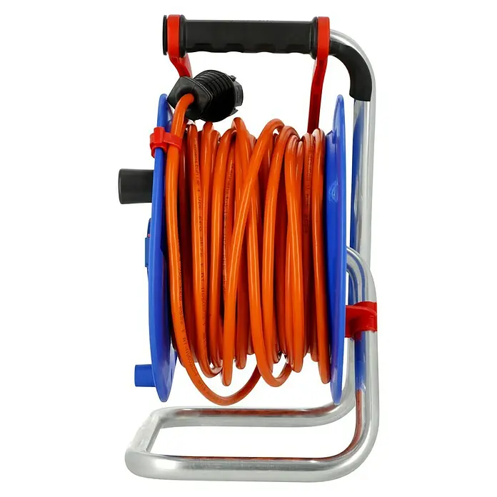 Brennenstuhl Garant Kabeltrommel - Kunststoff, 25 m, AT-N05V3V3-F, IP44 - Oranges Verlängerungskabel auf blauer und silberner Kabeltrommel mit schwarzem Griff und Stecker.
