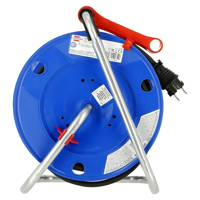 Brennenstuhl Garant Kabeltrommel - Kunststoff, 25 m, H07RN-F, IP44 - Nahaufnahme einer blauen Brennenstuhl-Kabeltrommel mit rotem Griff und silbernem Metallständer.