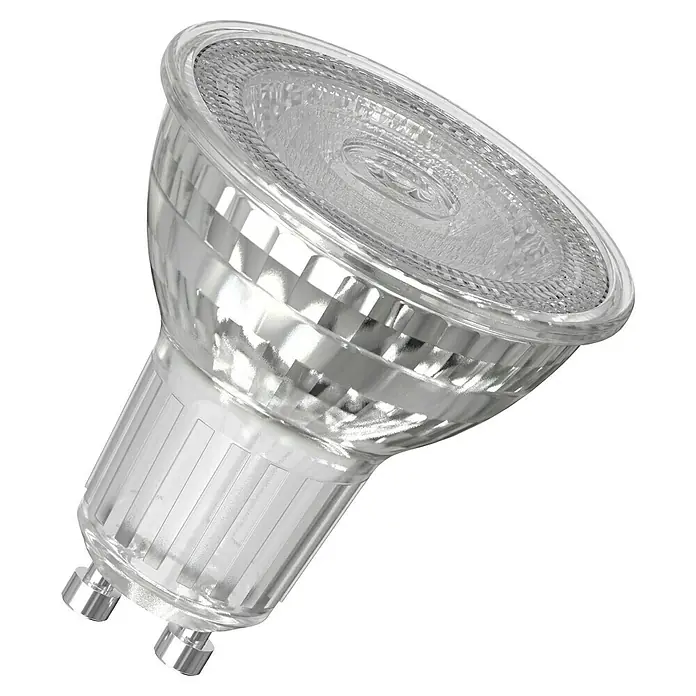 Osram LED-Lampe - GU10, Nicht Dimmbar, Warmweiß, 575 lm, 6,1 W - Nahaufnahme einer GU10 LED-Lampe, die für ihre Energieeffizienz und ihr helles, fokussiertes Licht bekannt ist, ideal für Akzentbeleuchtung.