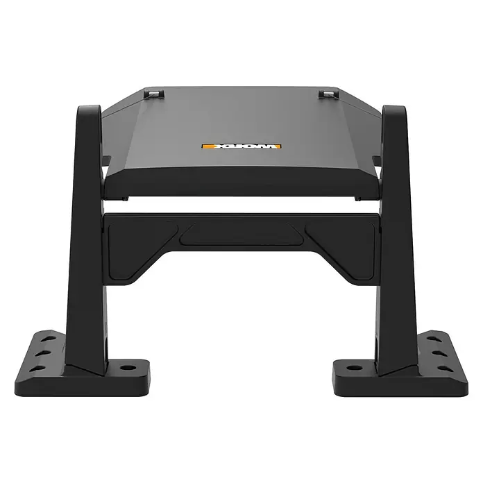Worx Mähroboter-Garage klappbar - Worx Landroid Vision Mähroboter - Das WORX Pegasus Multifunktions-Arbeitsbock und Werkbank-System. Es ist schwarz und auf einem Tisch montiert.