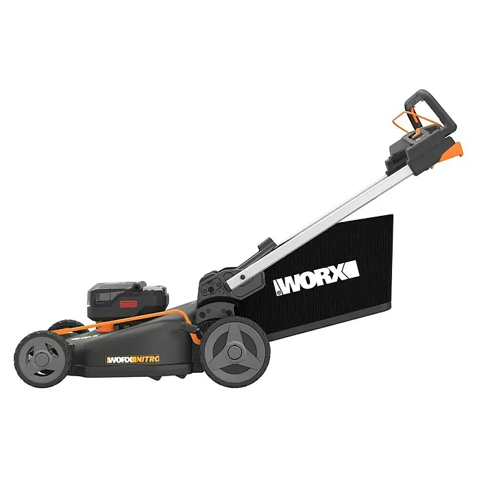 Worx PowerShare 20V Akku-Rasenmäher WG760E - 40 V, 2 Akkus, 5 Ah, Schnittbreite: 51 cm - Ein schwarz-oranger Worx Nitro Akku-Rasenmäher mit grauen Rädern, weißem Griff und schwarzem Grasfangsack.