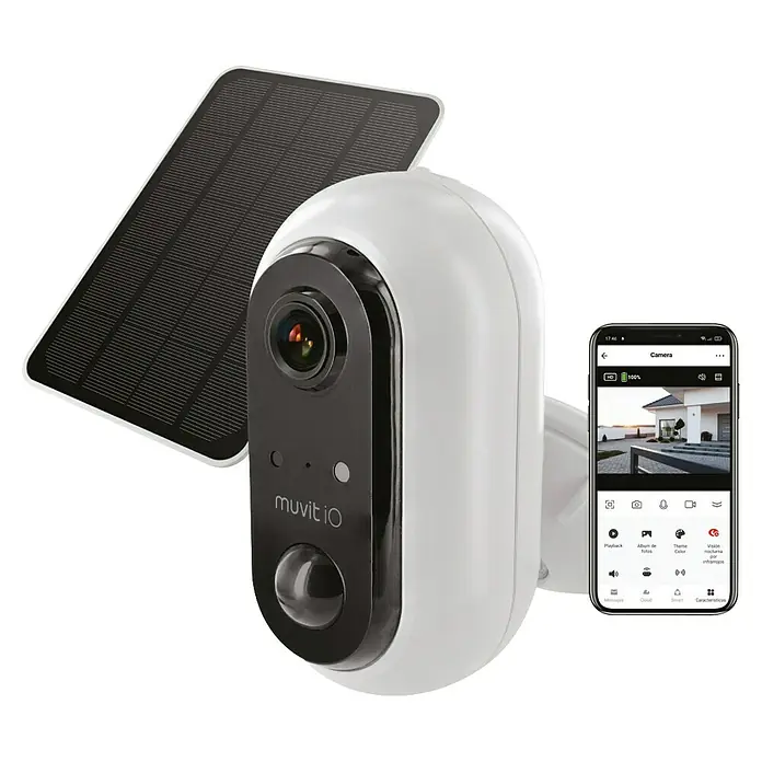 Muvit Cámara de vigilancia WiFi + panel solar - Blanco, Ángulo de detección: 180 °, Alcance de detección: 12 m - La imagen muestra una cámara de seguridad Muvit IO con panel solar y una app de móvil, que muestra imágenes de vigilancia en directo.