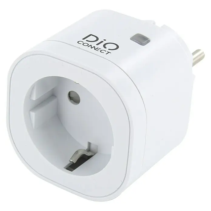 Enchufe inteligente con WiFi Connect - Para interior, IP20, Blanco - Primer plano de un enchufe inteligente DiO Connect blanco con toma Schuko y un botón para el control.