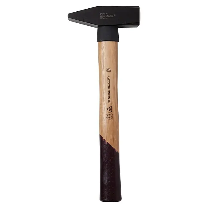Wisent Schlosserhammer - 1.000 g, Holz Hickory - Ein Zimmermannshammer mit schwarzem Kopf und einem Griff aus echtem Hickory-Holz, ideal für Zimmerarbeiten.