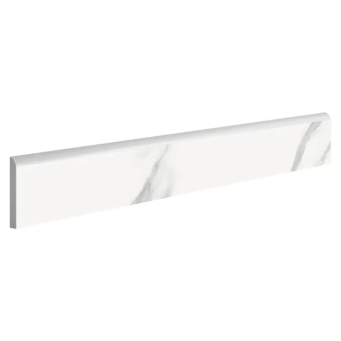 Zócalo cerámico Imperium - 7,2 x 60 cm, Casa blanca, Mate, 18 pzs. - Encimera de cocina luminosa con vetas de mármol y bordes redondeados, ideal para un diseño de cocina moderno. Ofrece una superficie robusta y elegante.