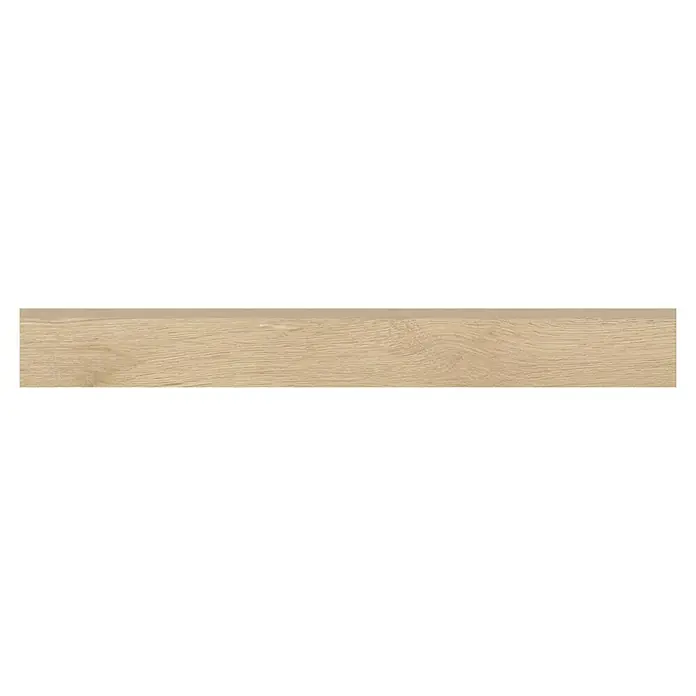 Zócalo cerámico Nook - 7,2 x 9,6 cm, Natural, Mate, 18 pzs. - Primer plano de una muestra de suelo de madera beige con detalle de vetas. La textura es natural y cálida, ideal para espacios.