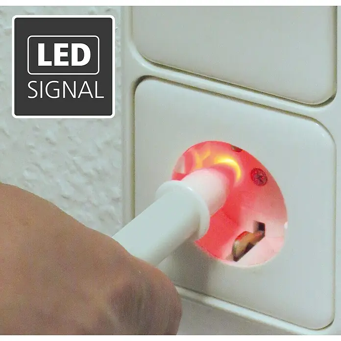 Laserliner Spannungsprüfer Activepen - Spannungsbereich 200 - 600 V/AC, Batteriebetrieben - Weißes LED-Prüfgerät in eine Steckdose gesteckt, leuchtet rot, um ein Signal anzuzeigen.