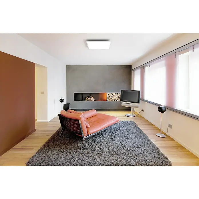 Ledvance LED-Panel Planon Plus - L x B x H: 59,5 x 59,5 x 5 cm, Weiß, Neutralweiß - Moderne quadratische Deckenleuchte beleuchtet ein Wohnzimmer.