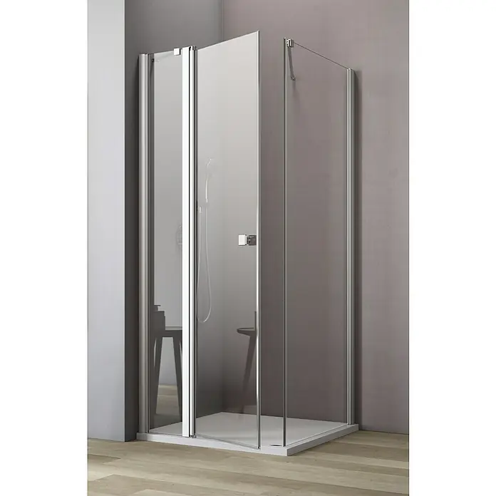 GEO Hit Eckdusche B-F200 - 90 x 100 x 202,2 cm, Unbeschichtet, Silber, Glasstärke: 6 mm, DIN Anschlag: Links - Badezimmer-Interieur mit einer Duschkabine mit Chromrahmen und klaren Glaspaneelen, die eine moderne und elegante Badezimmerausstattung zeigt.