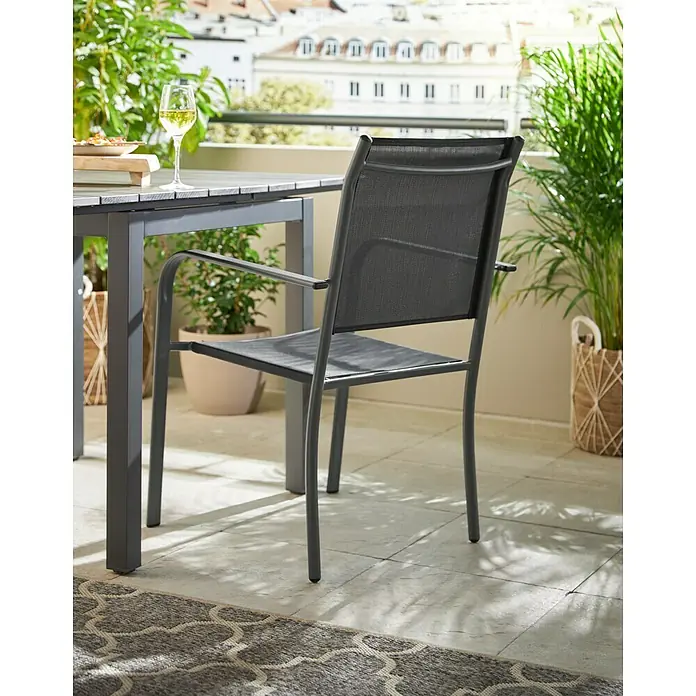 Stapelstuhl - Stahl, Textil, Stapelbar, Night-Grey, B x T x H: 56 x 66 x 86 cm - Moderner Outdoor-Stuhl mit grauem Metallrahmen und Netzbespannung. Perfekt für stilvolle Entspannung im Garten oder auf der Terrasse.