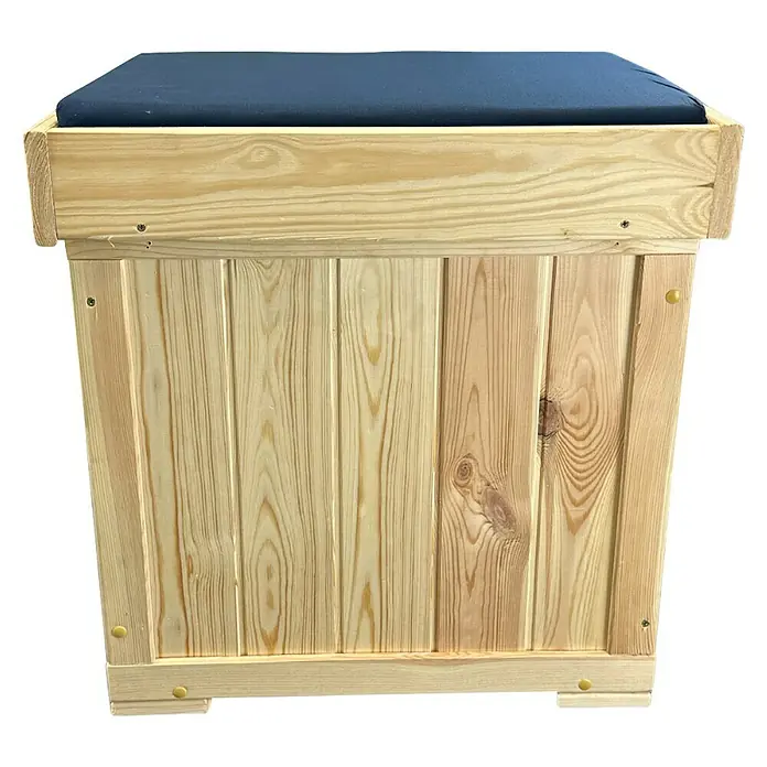 Promadino Auflagenbox Patrick - 56 x 43 x 56 cm, Holz, Natur, Mit Auflage, Mit Sitzfunktion - Hocker aus hellem Holz mit blauer gepolsterter Sitzfläche, ideal für zusätzliche Sitzgelegenheiten und Aufbewahrung im Wohnbereich.