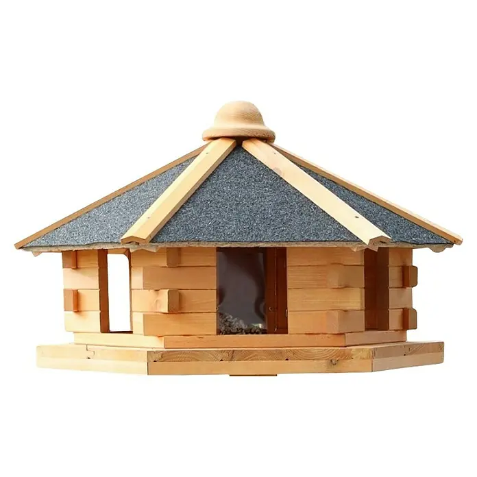 Promadino Vogelhaus Fehmarn - Holz, Hellbraun, Ausstattung: Ohne Vogelhausständer, Mit Silo - Ein hölzernes Vogelhaus mit einem grauen Dach und einem dekorativen Aufsatz auf der Spitze. Es bietet Vögeln einen sicheren Futterplatz im Garten.
