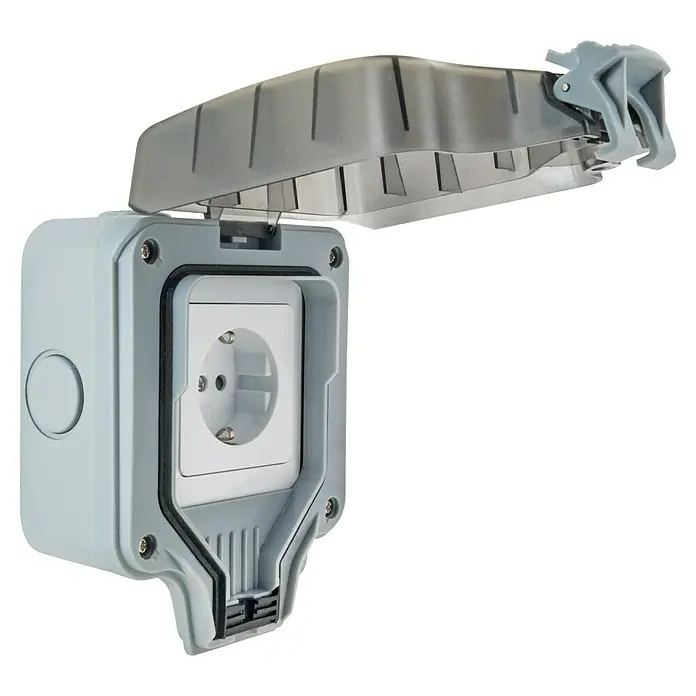Schwaiger Feuchtraum-Steckdose für Winkelstecker - Grau, 1-fach, Ausrichtung Schalterprogramm: Horizontal, Aufputzmontage, IP66 - Graue Outdoor-Steckdose mit transparenter, geöffneter Klappabdeckung für Wetterschutz.