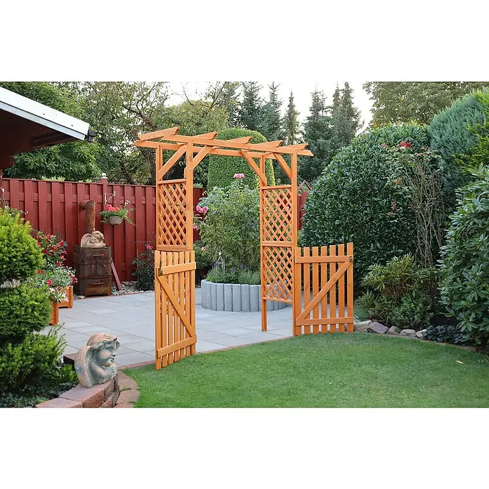 Promadino Pergola Bamberg - Höhe: 208 cm, Ausführung: Tür - Einladender Garteneingang mit einem hölzernen Torbogen, der den Weg zu einem üppigen Garten freigibt.