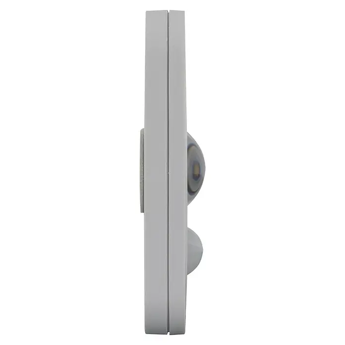 REV LED-Unterbauleuchten-Set - Warmweiß, 2 Stk. - Nahaufnahme einer weißen LED-Wandleuchte mit einem schlanken, modernen Design, ideal für die Innenraumbeleuchtung.