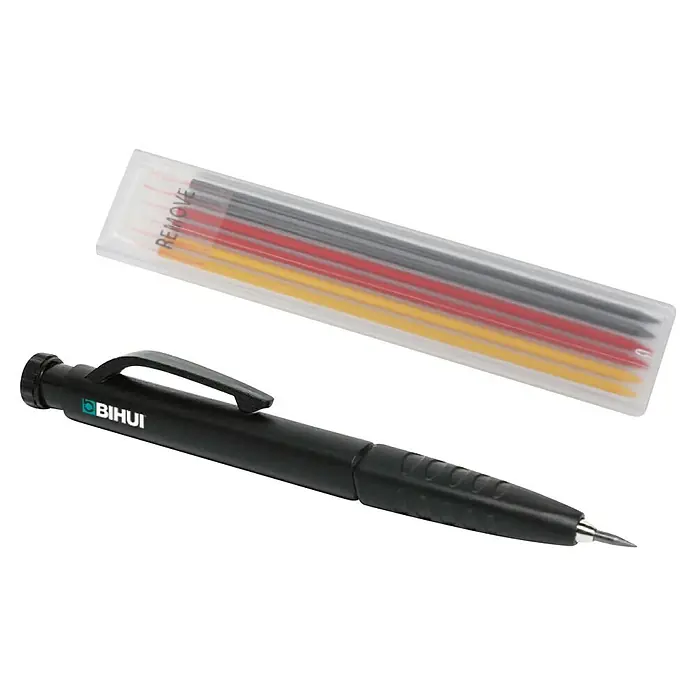 Bihui Bohrlochmarker TCM7 - 7 -tlg. - Schwarzer Mechanikerstift mit Clip, daneben eine Klarsichthülle mit schwarzen, roten und gelben Minen.