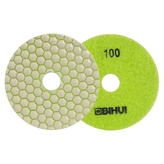 Bihui Diamant-Schleifteller DPP410 - Körnung: 100, Durchmesser: 100 mm - Zwei runde Schleifpads, eines cremefarben mit sechseckigen Segmenten, das andere lindgrün mit '100' und 'BIHUI' Aufschrift. Beide haben ein Mittelloch.