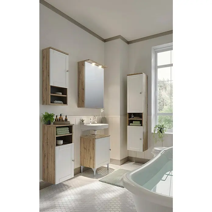 Schildmeyer Jesper Hochschrank - B x T x H: 30,3 x 25,4 x 138,3 cm, Artisan Eiche/Weiß, Matt - Modernes Badezimmer mit hellen Holz- und weißen modularen Schränken, Waschtisch und Spiegel für stilvollen Stauraum.