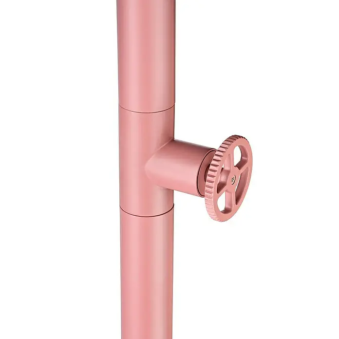 Imex Poolimex Ducha de piscina Pool - 235 cm, Acero inoxidable, Rosa coral - Primer plano de una tubería de color rosa con una rueda de válvula.