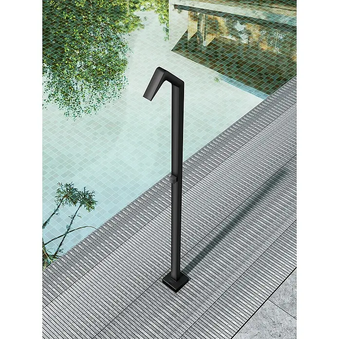 Imex Poolimex Ducha de piscina Niagara - 218 cm, Acero inoxidable, Negro mate - Elegante luminaria exterior negra situada junto a una piscina. Su diseño moderno realza el ambiente del jardín con iluminación estilosa.