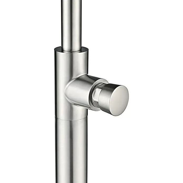 Imex Poolimex Ducha de piscina Colorado - Altura: 225 cm, Acero inoxidable, Cromo - Primer plano de un termostato de radiador plateado pulido. Diseño elegante para baños modernos.