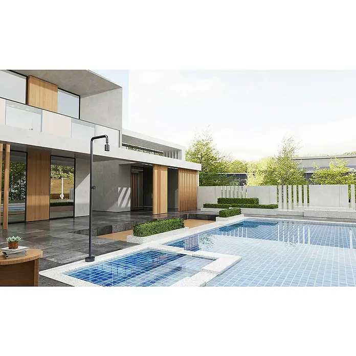 Imex Poolimex Ducha de piscina Pool - 235 cm, Acero inoxidable, Gris cobalto - Ducha exterior negra moderna con un diseño elegante junto a una piscina de lujo, perfecta para refrescarse al aire libre.