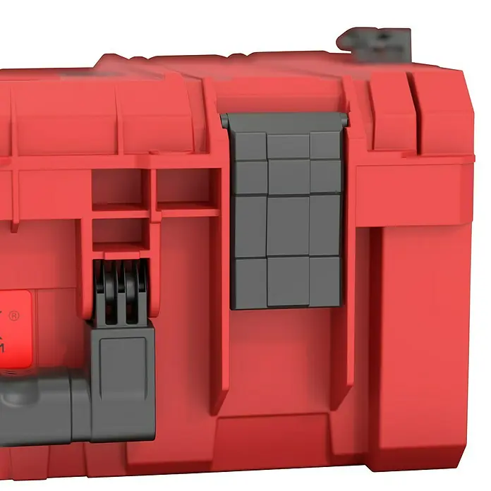 Qbrick System Maschinenkoffer Pro Technician 2.0 - L x B x H: 45 x 33,2 x 17,1 cm, Traglast: 20 kg, Polypropylen - Rote modulare Aufbewahrungsbox mit dunkelgrauen Verschlüssen.