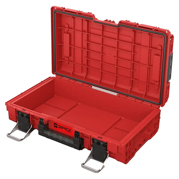 Qbrick System Werkzeugkoffer Prime 150 V - L x B x H: 53,5 x 32,7 x 14,1 cm, Traglast: 50 kg, Polypropylen - Offener roter Werkzeugkoffer aus Kunststoff mit schwarzem Griff und Metallverschlüssen.