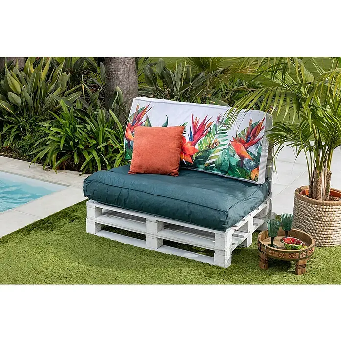Set cojines para palet Tropical - 120 x 80 x 16 cm, Multicolor, 50% algodón 50% poliéster, 2 ud. - Un sofá de palets con cojines azul verdosos y un cojín color terracota, perfecto para relajarse en el jardín.