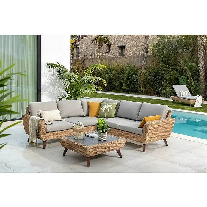 Sofá de conjunto Royal Riviera - Beige, An x Pr x Al: 234 x 89 x 75 cm, Aluminio/Ratán sintético - Un moderno conjunto de sofás de ratán gris con mesa de centro y cojines, perfecto para relajarse al aire libre y junto a la piscina.