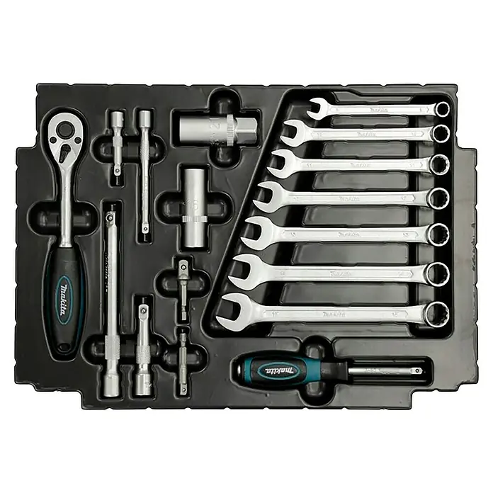 Makita Werkzeugkoffer E-08713 - 120 -tlg. - Eine Werkzeugkiste mit einer Vielzahl von Makita-Werkzeugen, darunter Schraubenschlüssel, Ratsche, Steckschlüssel und Schraubendreher.