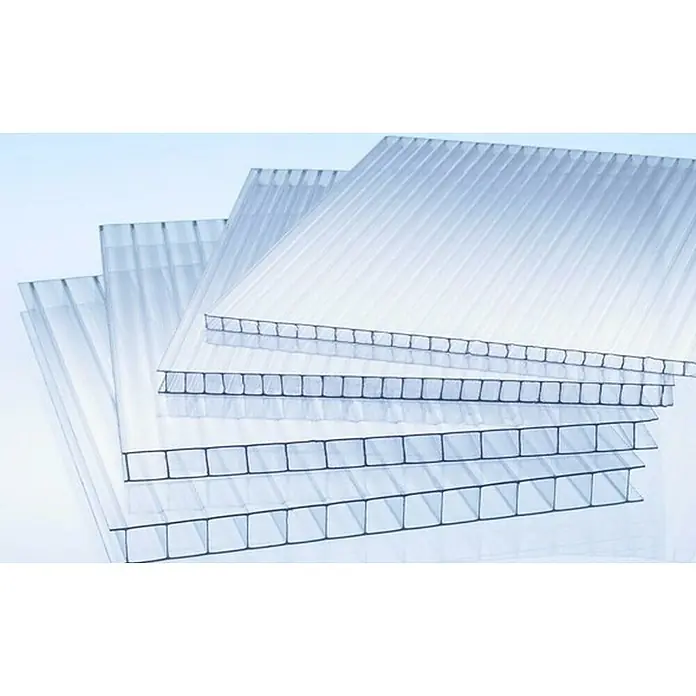 Odem Placa de cámaras huecas - 3 m x 1 m x 10 mm, Plástico, Transparente - La imagen muestra láminas de policarbonato, destacando su alta transmisión de luz y construcción robusta y hueca. Ideal para diversas aplicaciones.
