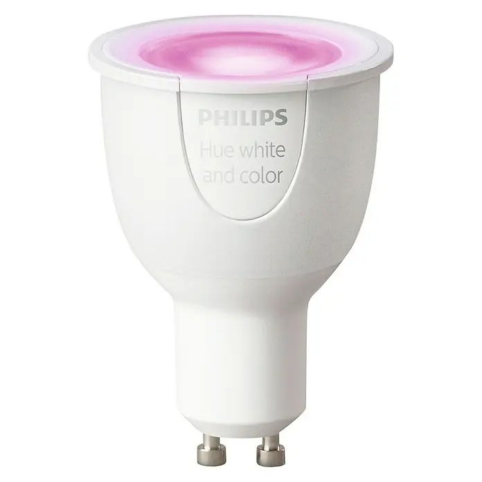 Philips Hue Bombilla LED - GU10, Intensidad regulable, RGBW, 230 lm, 6,5 W - Primer plano de una bombilla LED Philips Hue, que ofrece luz blanca y de colores, perfecta para crear ambiente en tu hogar.