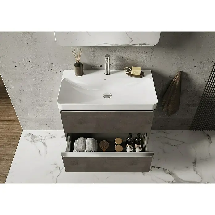 Riva Beauty 2.0 Waschtischunterschrank - B x T x H: 78,5 x 43,7 x 63,5 cm, Chromix Dark - Moderne Badezimmereinrichtung mit einem stilvollen Waschbeckenunterschrank in Grau und Weiß, inklusive Marmorfliesen und praktischer Schublade.
